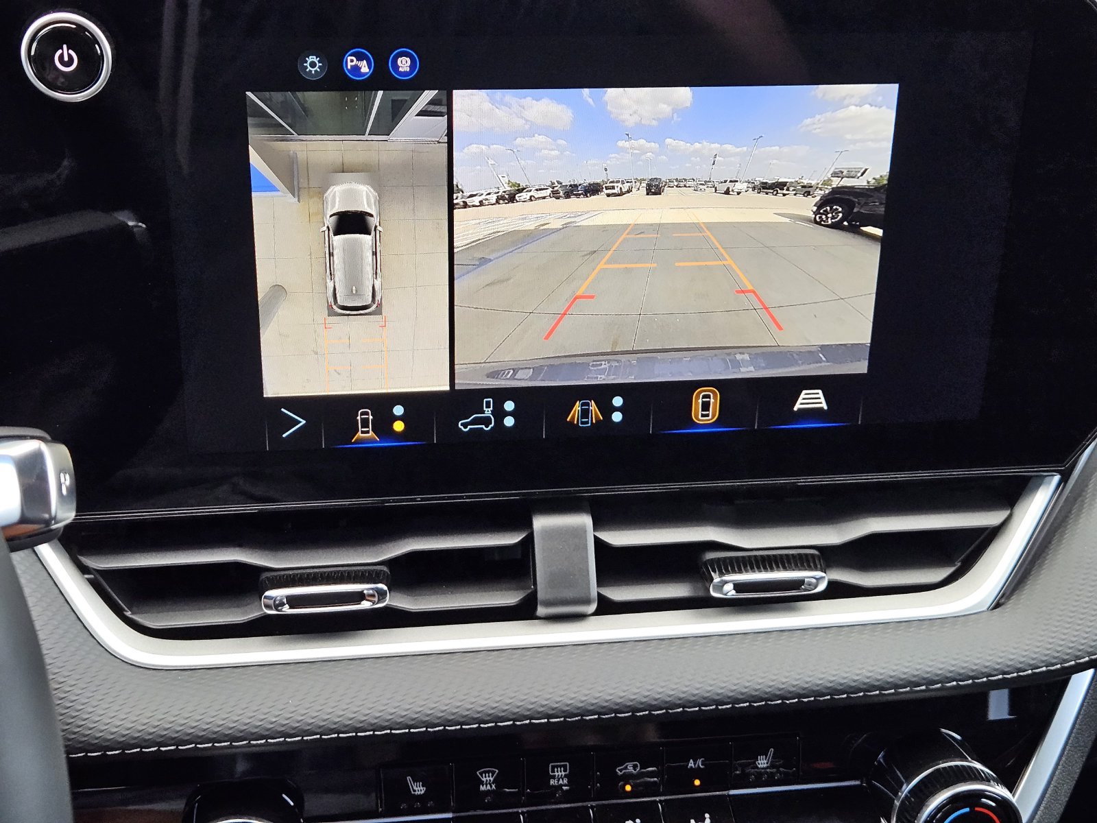 New 2027 Chevrolet Equinox LT w/ Safety and Technology Package FWD image 19