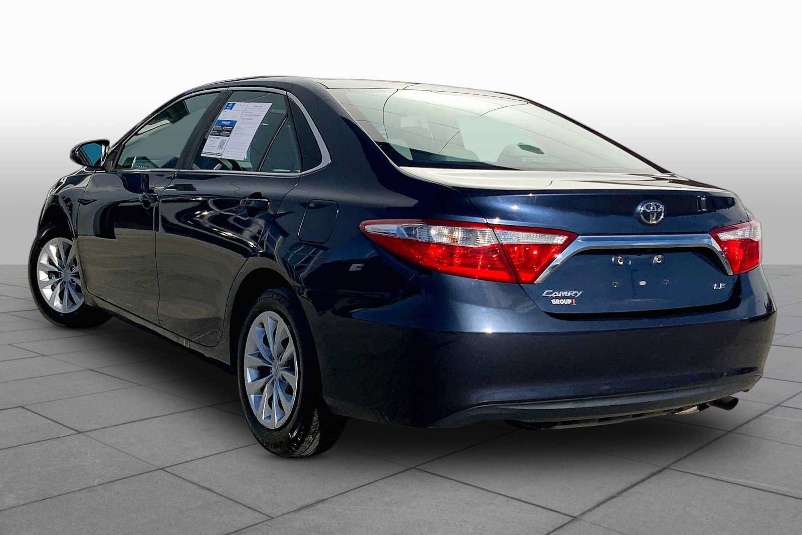 Used 2015 Toyota Camry LE FWD image 14