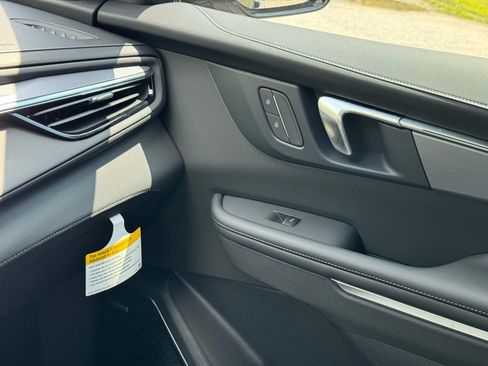 New 2025 Buick Enclave Sport Touring w/ Super Cruise Package image 33