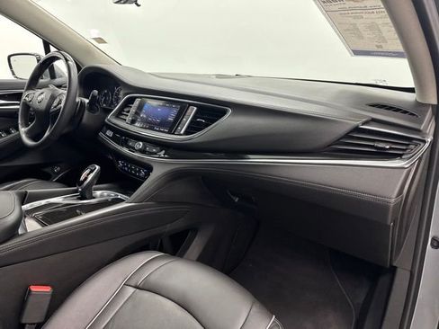 Used 2021 Buick Enclave Avenir w/ Avenir Technology Package AWD/4WD image 29