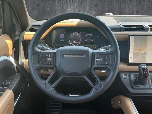 Used 2025 Land Rover Defender 110 V8 image 8