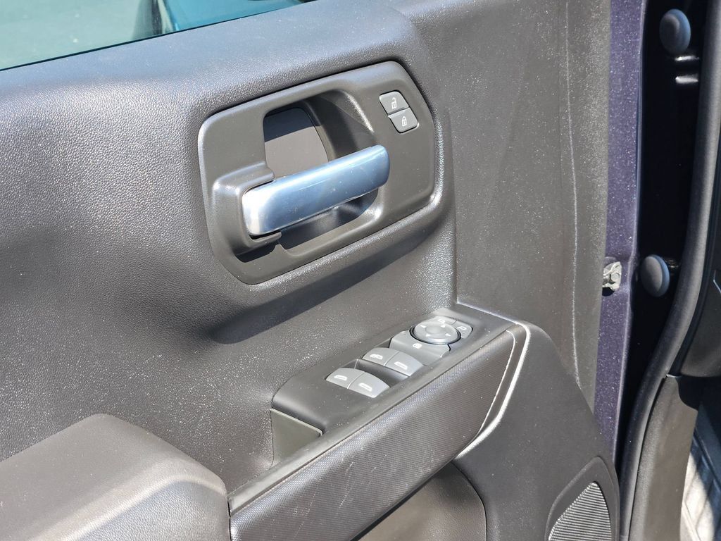 Certified 2022 Chevrolet Silverado 1500 Custom RWD image 12