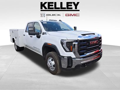 New 2025 GMC Sierra 3500 Pro w/ Convenience Package