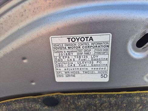 Used 2018 Toyota C-HR XLE FWD image 24