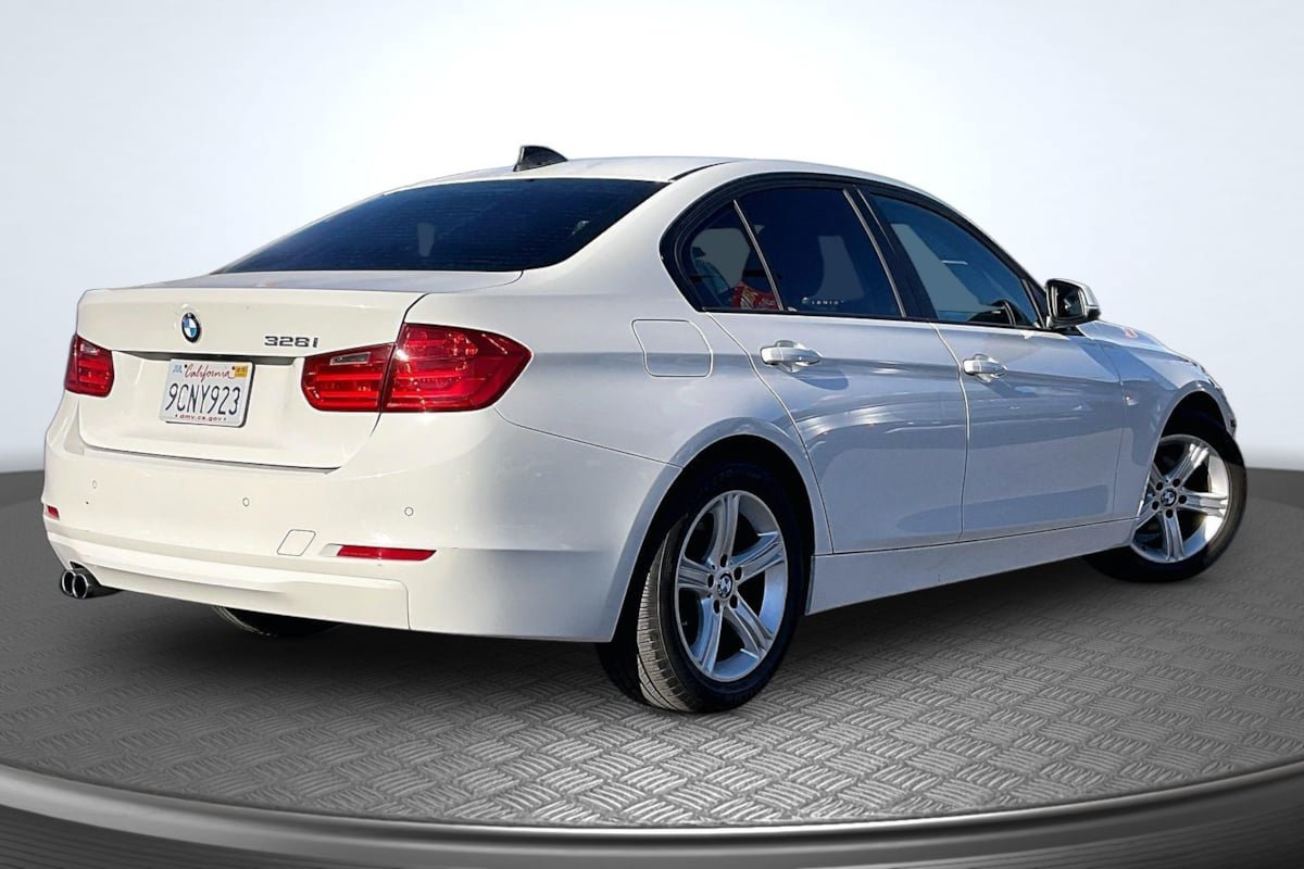 Used 2013 BMW 328i Sedan RWD image 13