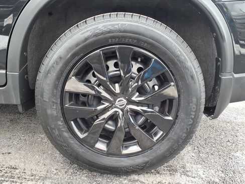 Used 2020 Nissan Rogue S image 16