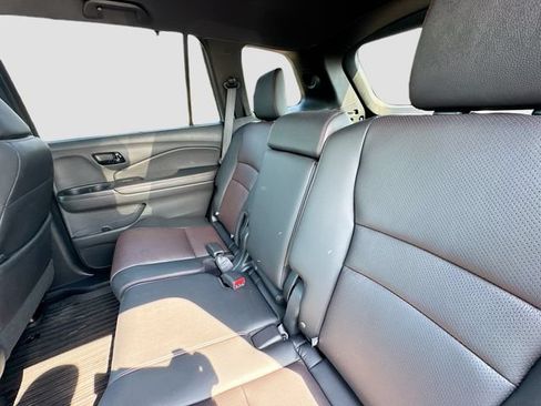 Used 2024 Honda Passport Black Edition image 30