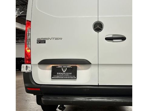 Used 2024 Mercedes-Benz Sprinter 2500 image 17