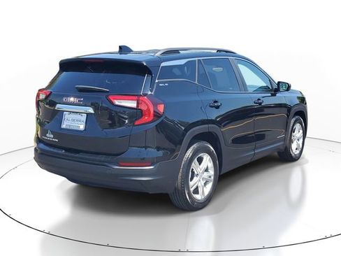 Certified 2024 GMC Terrain SLE w/ Driver Convenience Package FWD image 4