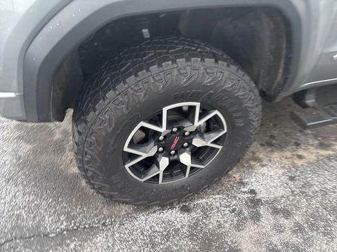 Used 2024 GMC Canyon AT4X image 9