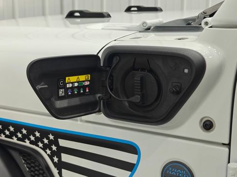 Used 2024 Jeep Wrangler Unlimited AWD/4WD image 53