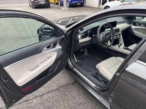 Used 2023 Genesis G70 3.3T w/ Sport Advanced Package image 15