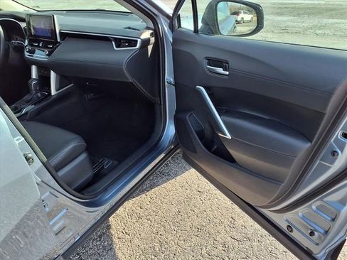 Used 2025 Toyota Corolla Cross XLE image 77