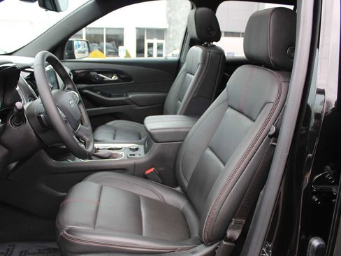 Used 2023 Chevrolet Traverse RS AWD/4WD image 9