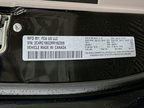 Used 2024 Chrysler Pacifica Touring-L image 12