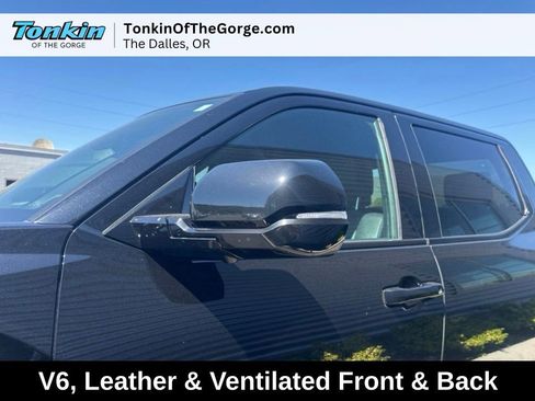 Used 2023 Toyota Tundra Platinum AWD/4WD image 13