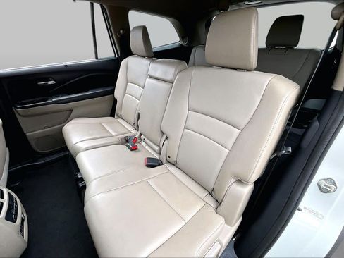 Used 2016 Honda Pilot Touring image 21