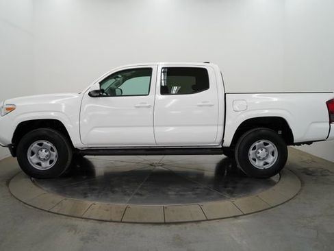 Used 2023 Toyota Tacoma SR AWD/4WD image 4