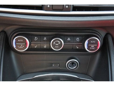 Used 2023 Alfa Romeo Stelvio Veloce AWD/4WD image 29