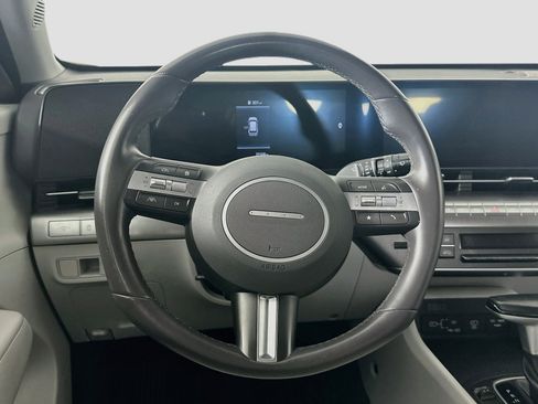 Used 2025 Hyundai Kona SEL FWD image 18