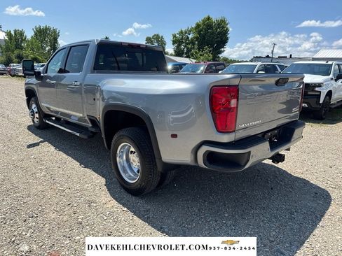 Used 2025 Chevrolet Silverado 3500 High Country w/ High Country Premium Package AWD/4WD image 3