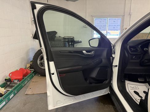 Used 2023 Ford Escape ST-Line w/ Tech Pack #1 image 11