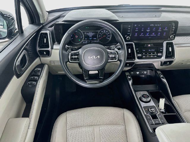 Used 2023 Kia Sorento EX AWD/4WD image 10