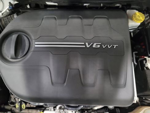 Used 2020 Jeep Cherokee Limited image 30