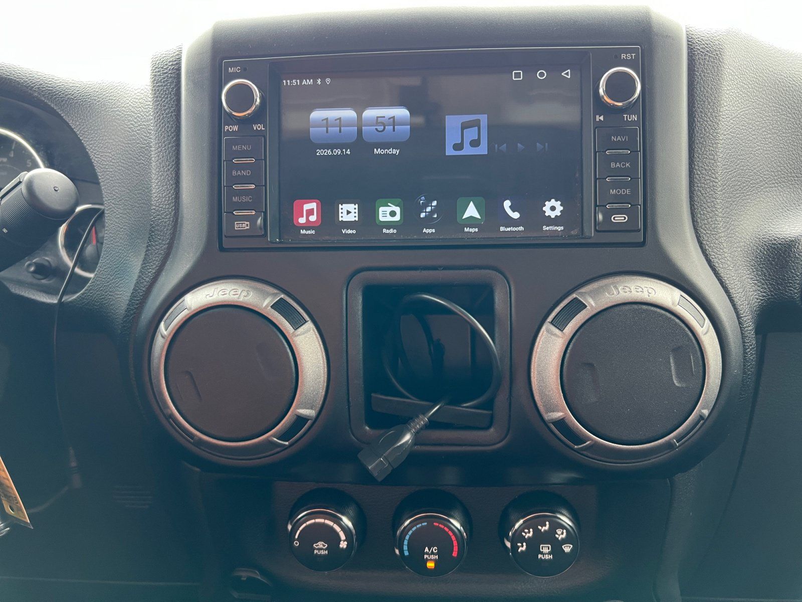 Used 2014 Jeep Wrangler Sport w/ Black Appearance Group AWD/4WD image 12