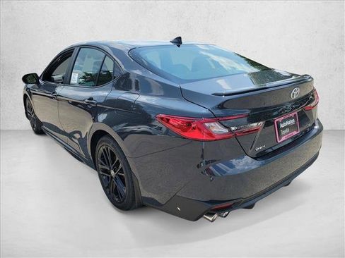 Used 2025 Toyota Camry SE w/ Convenience Package FWD image 7