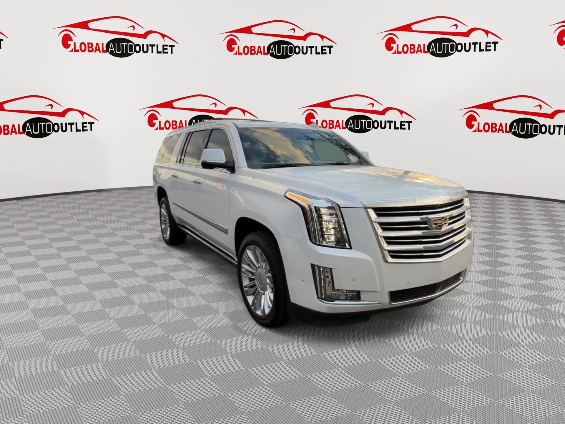 Used 2018 Cadillac Escalade ESV Platinum AWD/4WD image 4