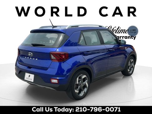 Used 2023 Hyundai Venue Limited FWD image 3