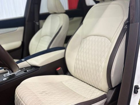 Used 2019 INFINITI QX50 Essential w/ Sensory Package AWD/4WD image 12