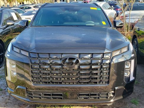 Used 2024 Hyundai Palisade Calligraphy image 3