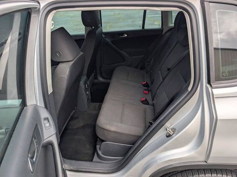 Used 2012 Volkswagen Tiguan S FWD image 29