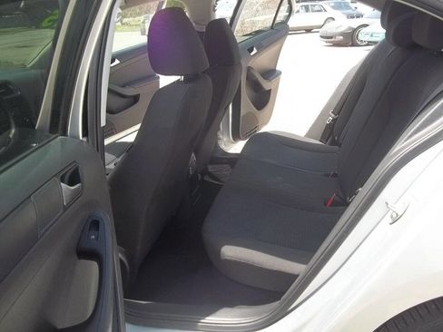 Used 2015 Volkswagen Jetta S image 10