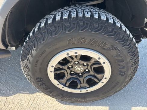 Used 2023 Ford Bronco Big Bend w/ Sasquatch Package AWD/4WD image 10