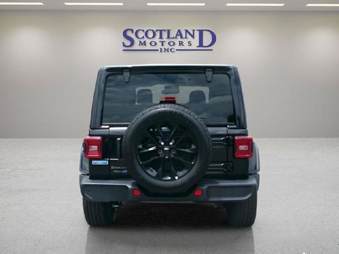 Used 2025 Jeep Wrangler Unlimited Sahara w/ Safety Group AWD/4WD image 7