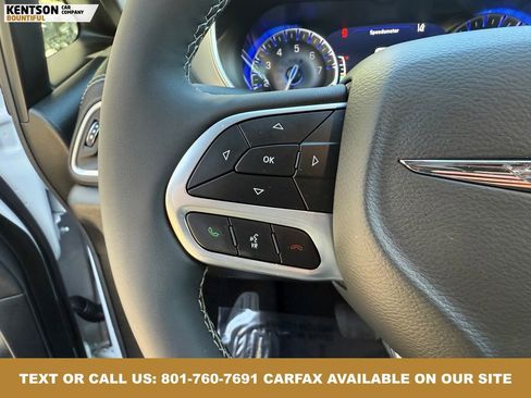 Used 2026 Chrysler Pacifica Limited image 17