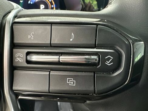 Used 2024 Chevrolet Colorado LT w/ LT Convenience Package II AWD/4WD image 15