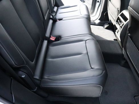 New 2025 Jeep Grand Cherokee Limited image 15