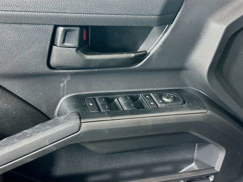 Certified 2026 Toyota Tacoma SR5 AWD/4WD image 18
