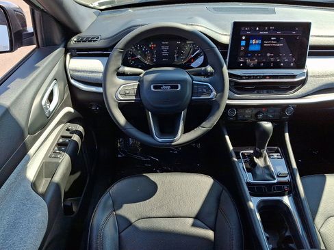 Certified 2023 Jeep Compass Latitude AWD/4WD image 11