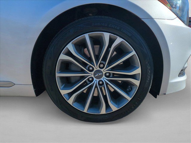 Used 2017 Genesis G80 3.8 AWD/4WD image 22
