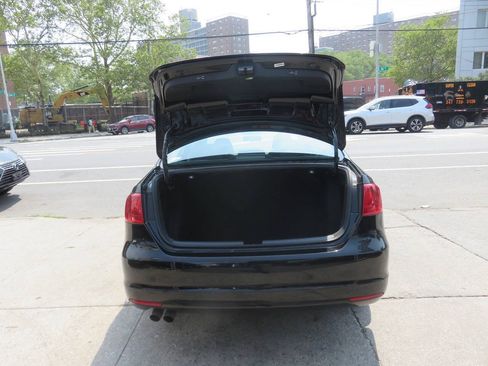 Used 2011 Volkswagen Jetta S FWD image 22