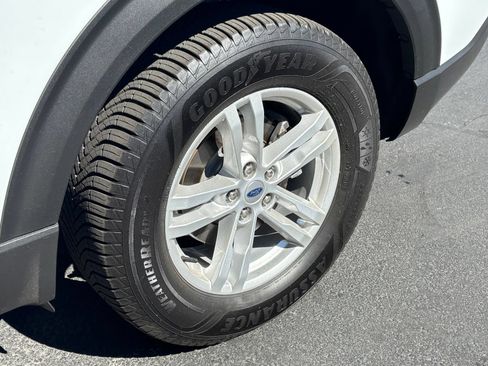Used 2021 Ford Explorer XLT AWD/4WD image 23