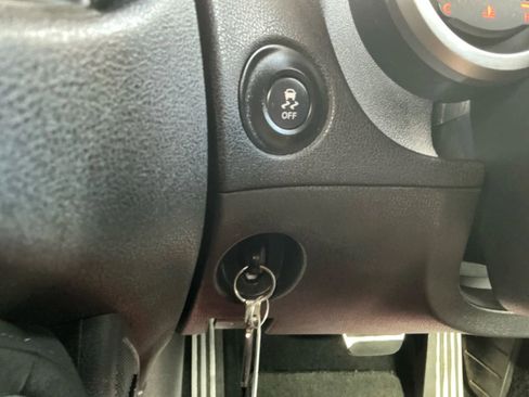 Used 2014 Nissan 370Z Touring w/ Sport Package image 33