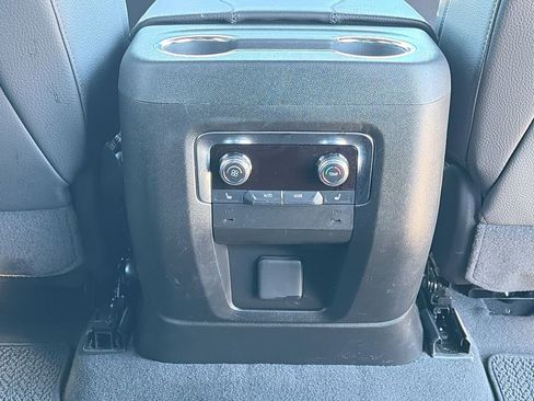 Certified 2025 GMC Yukon Denali image 21