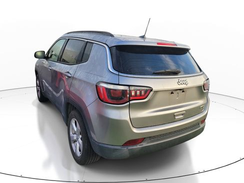 Used 2018 Jeep Compass Latitude w/ Popular Equipment Group FWD image 6