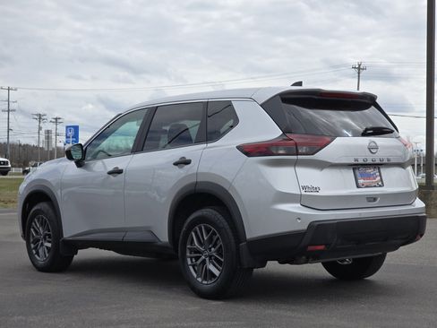 Used 2025 Nissan Rogue S image 19